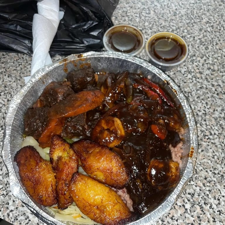 Delicious Curry Creations: Jamaican and Caribbean Flavors